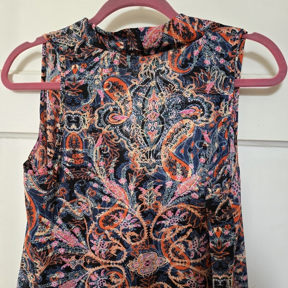 Spense Top - Picture 7 of 7